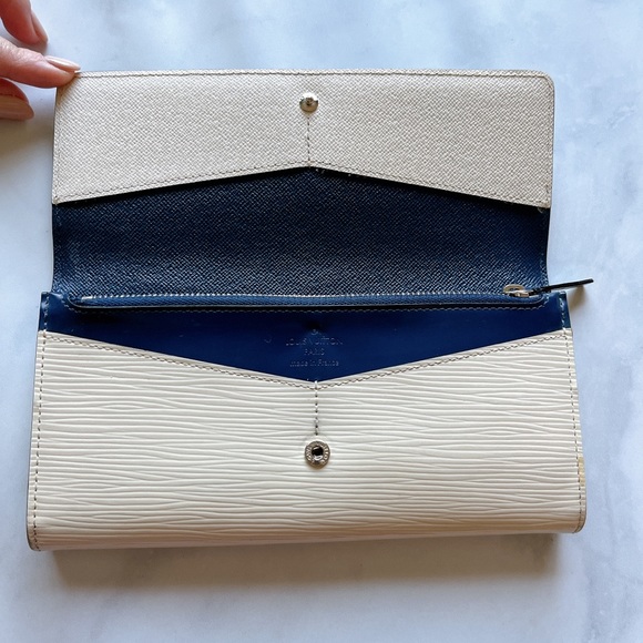 Louis Vuitton long Epi leather bifold wallet blue and white ✨ - Picture 11 of 16